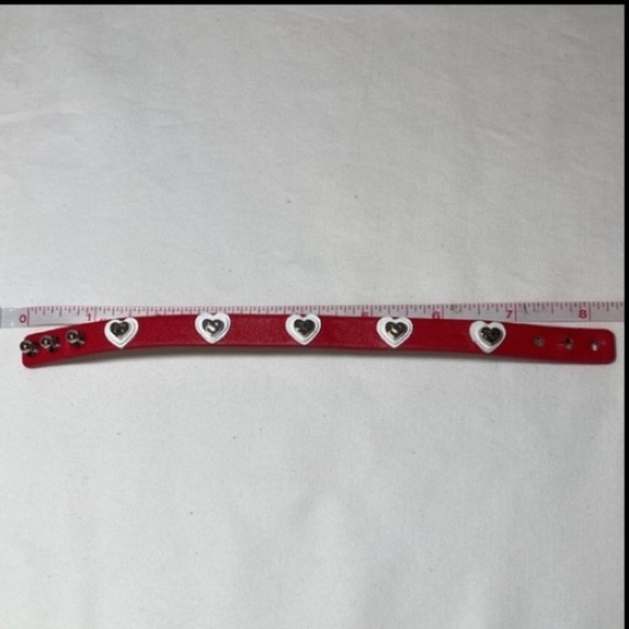 Rustic Cuff Genuine Leather Heart Cuff
Bracelet - Picture 6 of 10